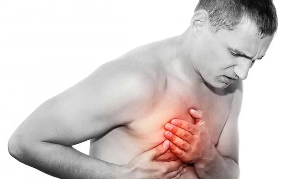 التثدي من أسباب ألم الثدي عند الرجال